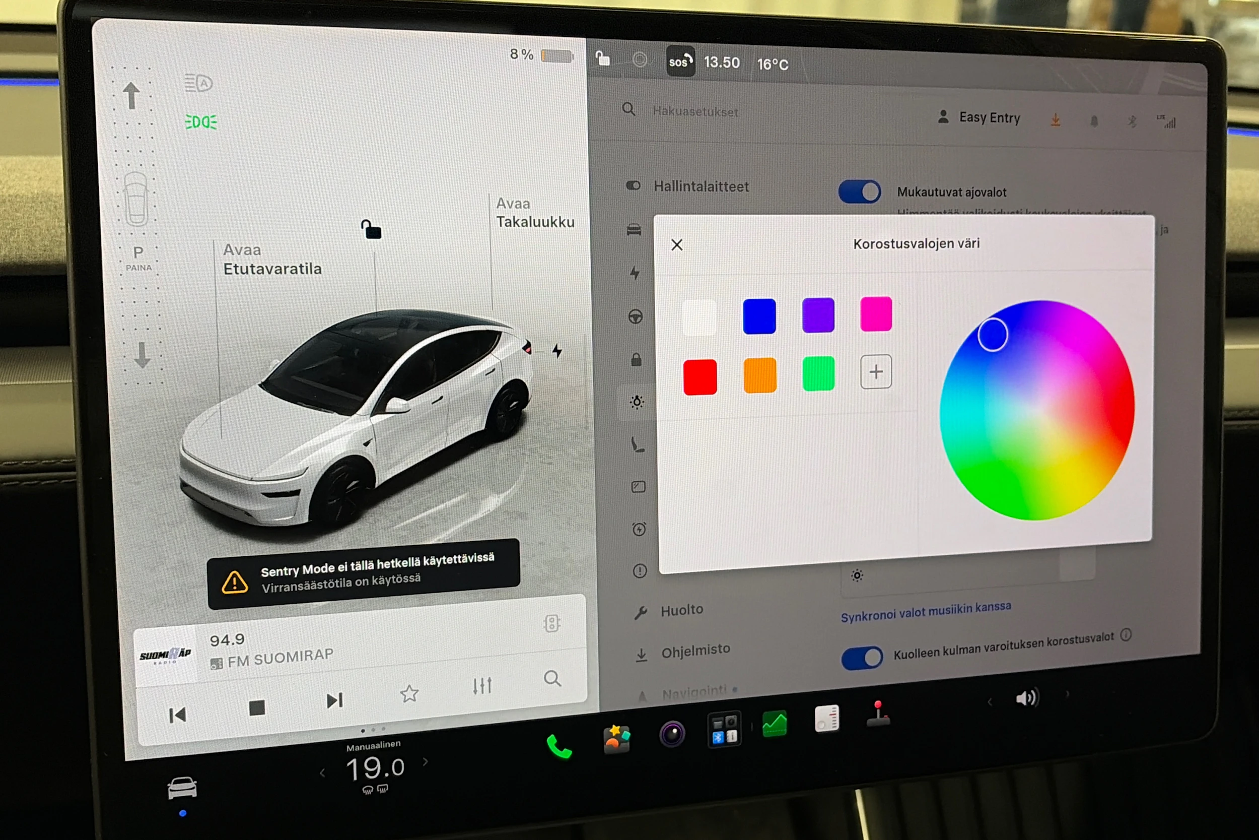 valkoinen Tesla Model Y 2025 kuva 23.