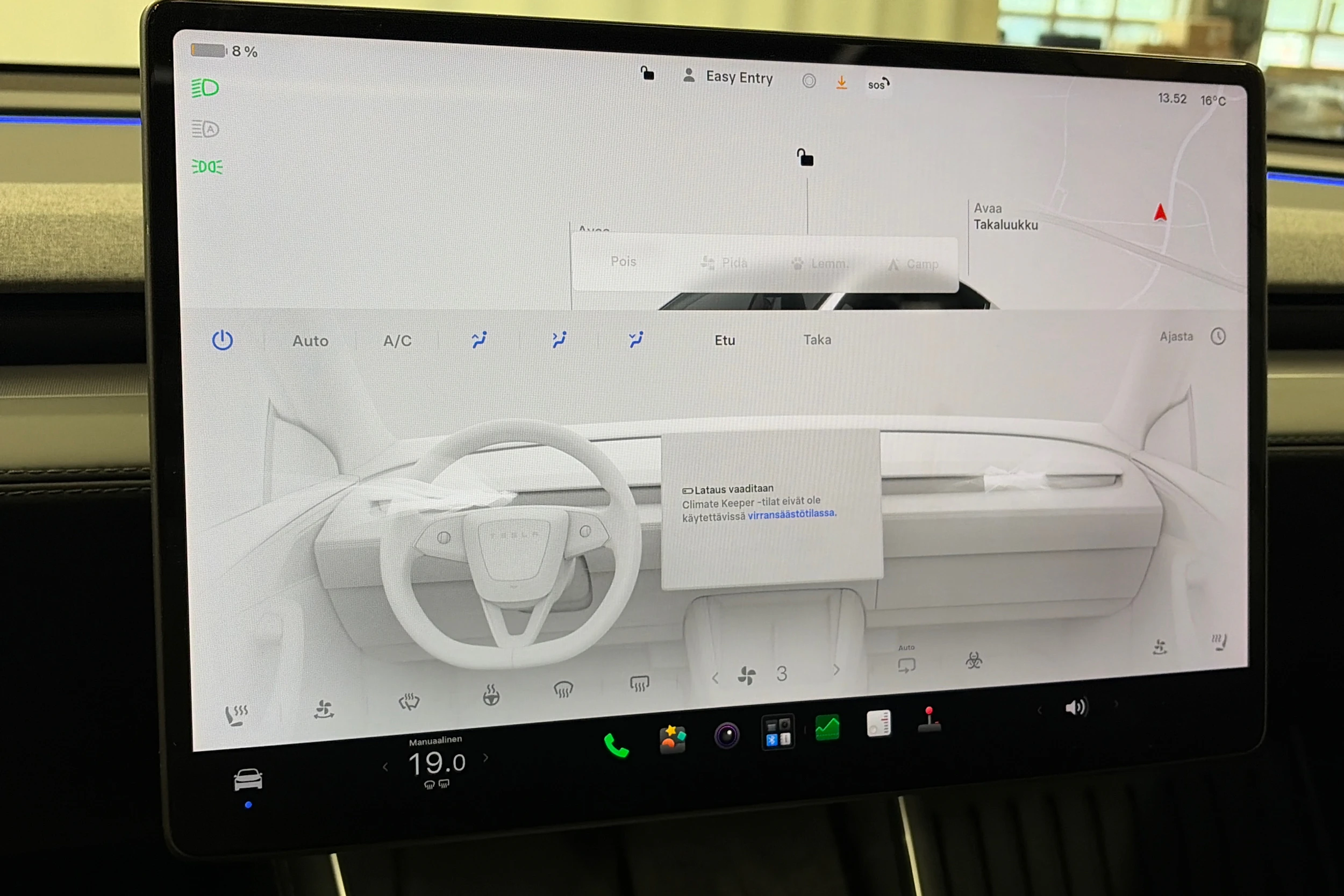 valkoinen Tesla Model Y 2025 kuva 30.