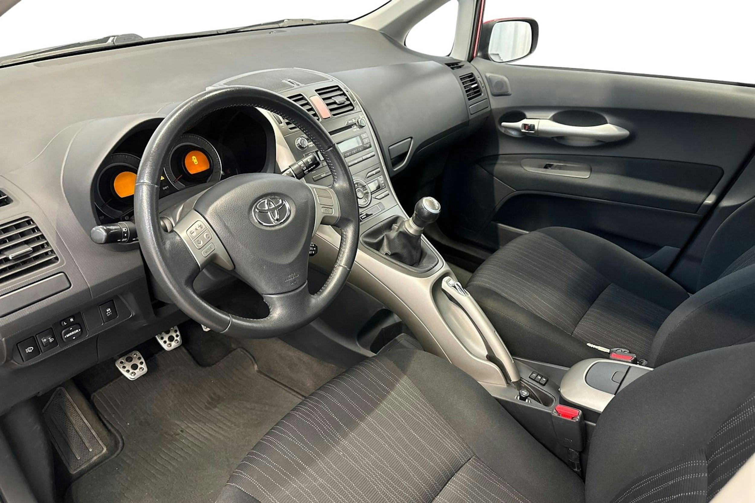 punainen Toyota Auris 2007 kuva 7.