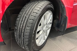 punainen Toyota Auris 2007 kuva 13.