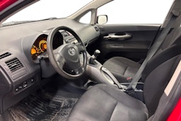 punainen Toyota Auris 2007 kuva 7.