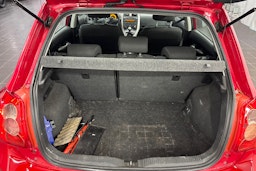 punainen Toyota Auris 2007 kuva 14.