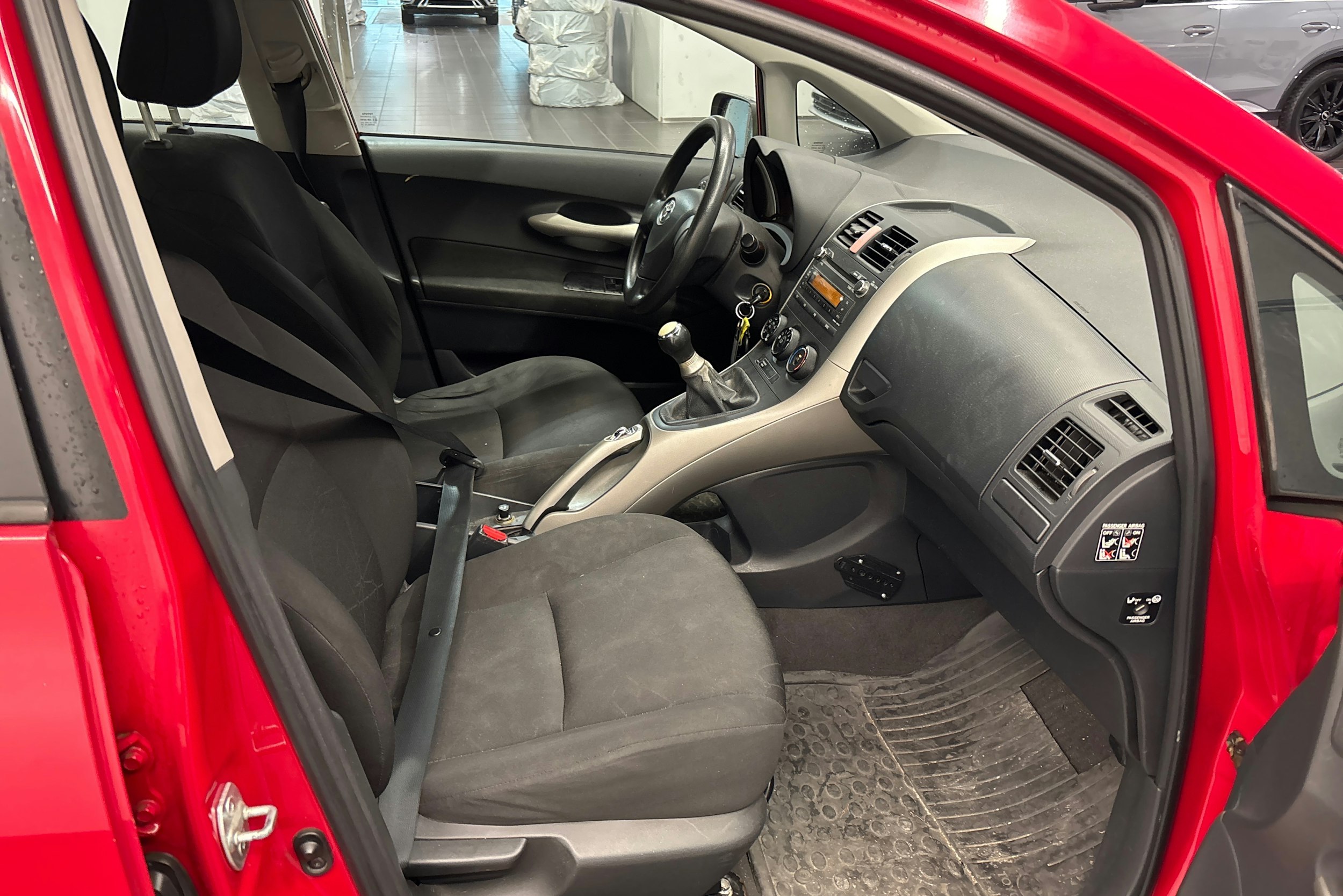 punainen Toyota Auris 2007 kuva 16.