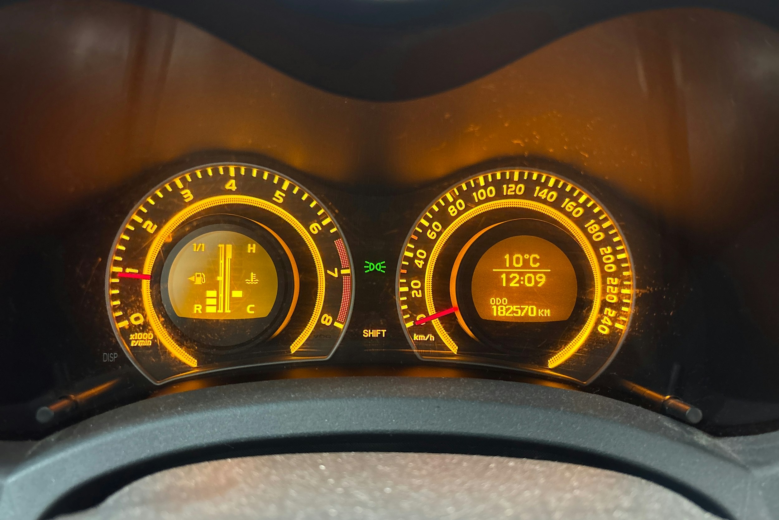 punainen Toyota Auris 2007 kuva 17.