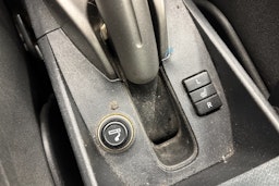 punainen Toyota Auris 2007 kuva 19.