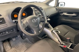 oranssi Toyota Auris 2007 kuva 7.