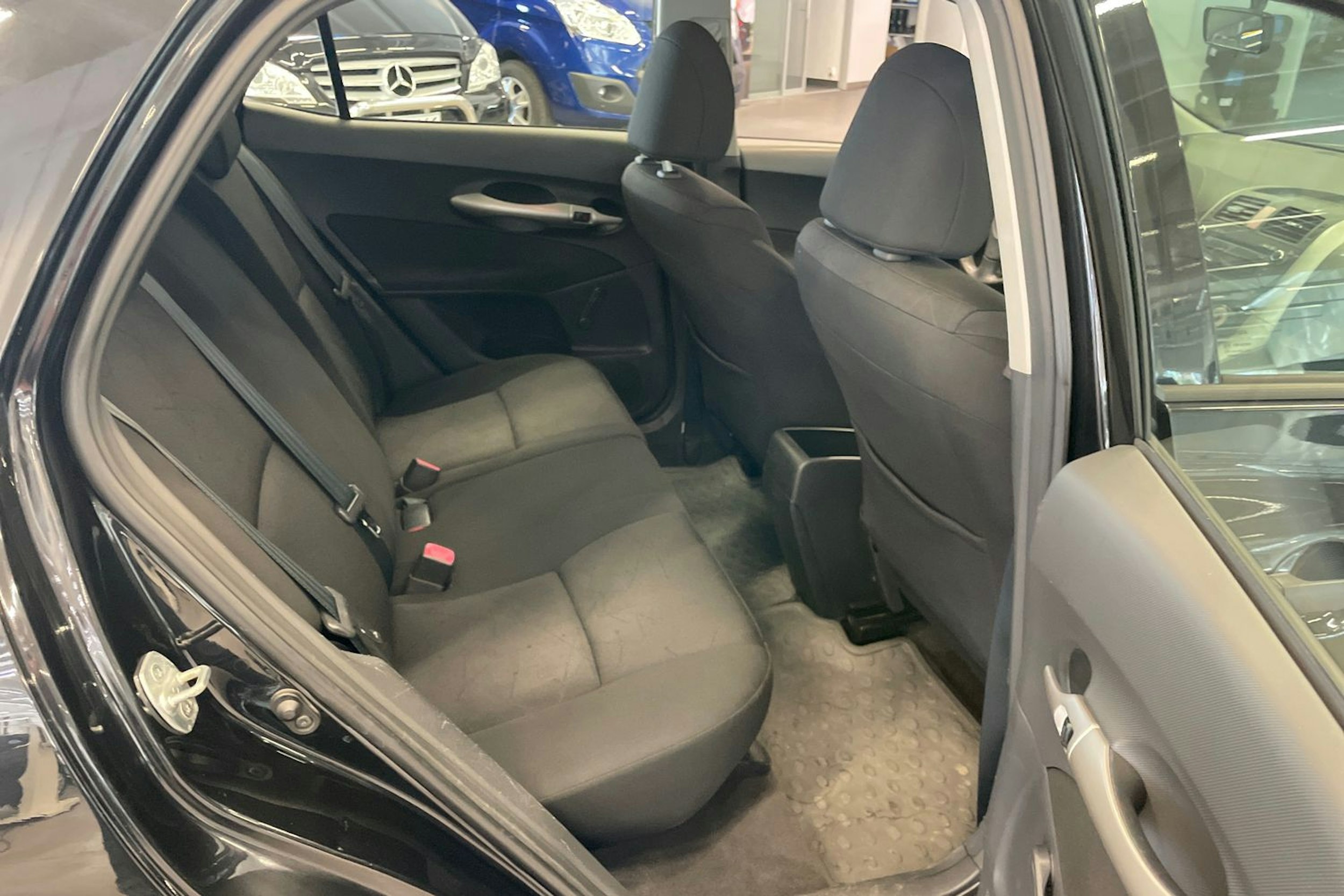 oranssi Toyota Auris 2007 kuva 18.