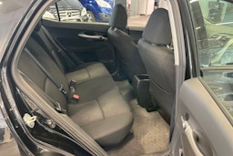 oranssi Toyota Auris 2007 kuva 18.