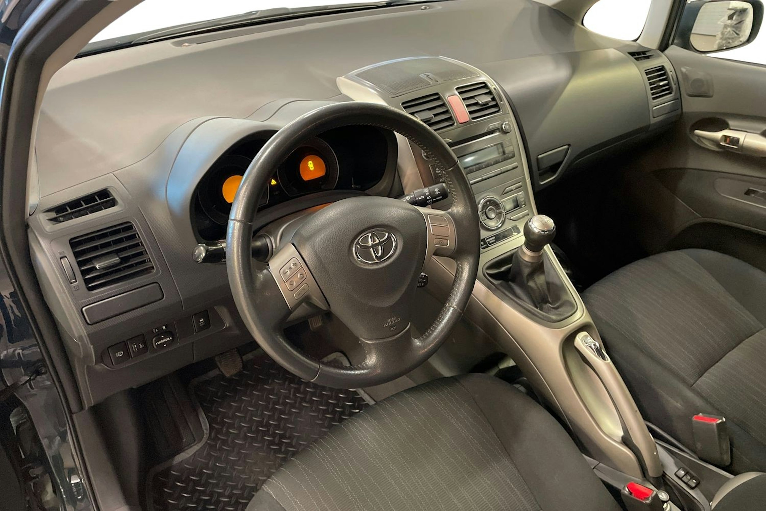 Sininen Toyota Auris 2008 kuva 7.