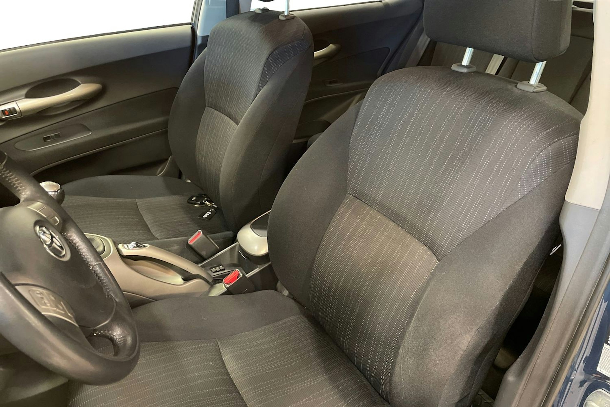 Sininen Toyota Auris 2008 kuva 10.