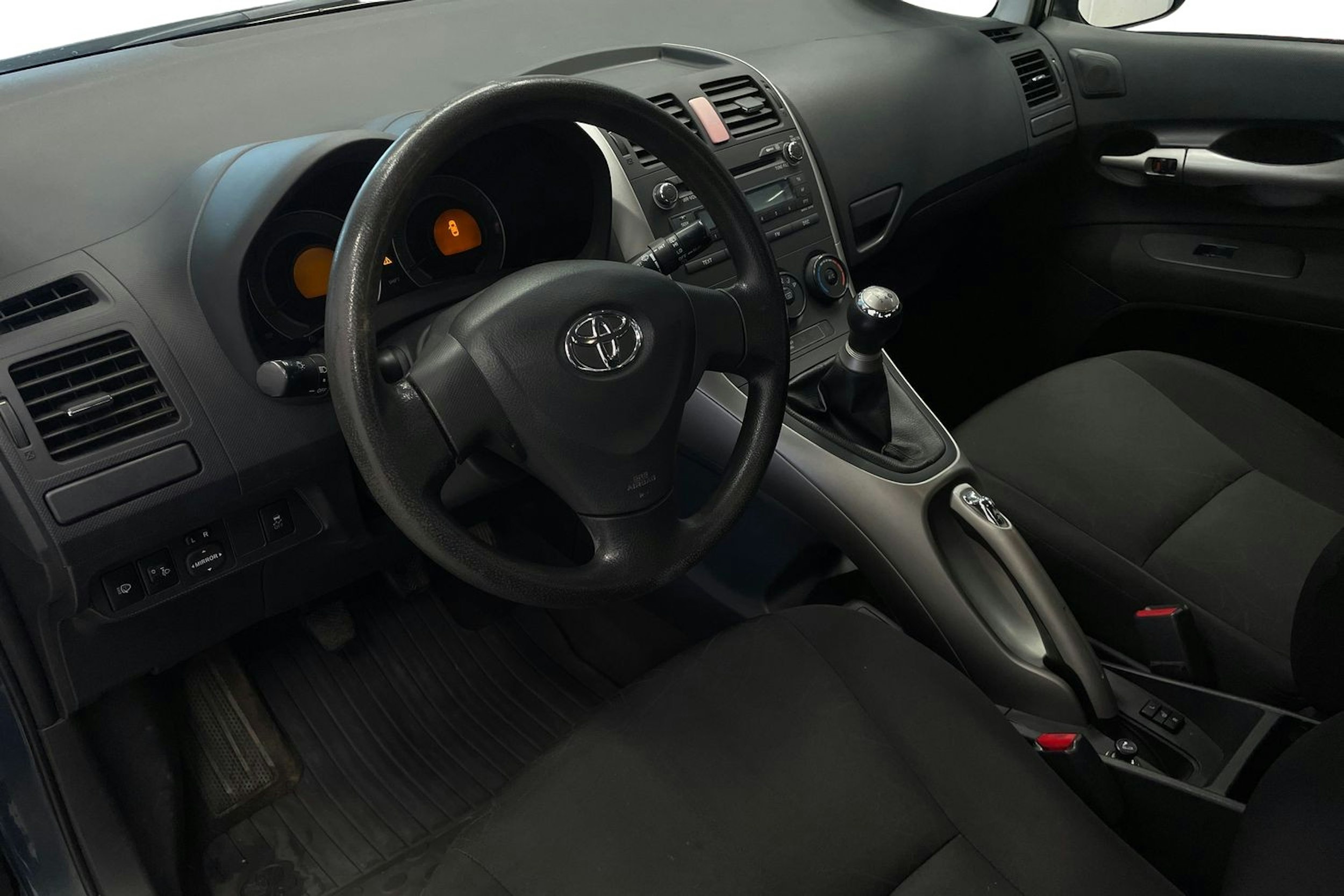 Sininen Toyota Auris 2008 kuva 7.