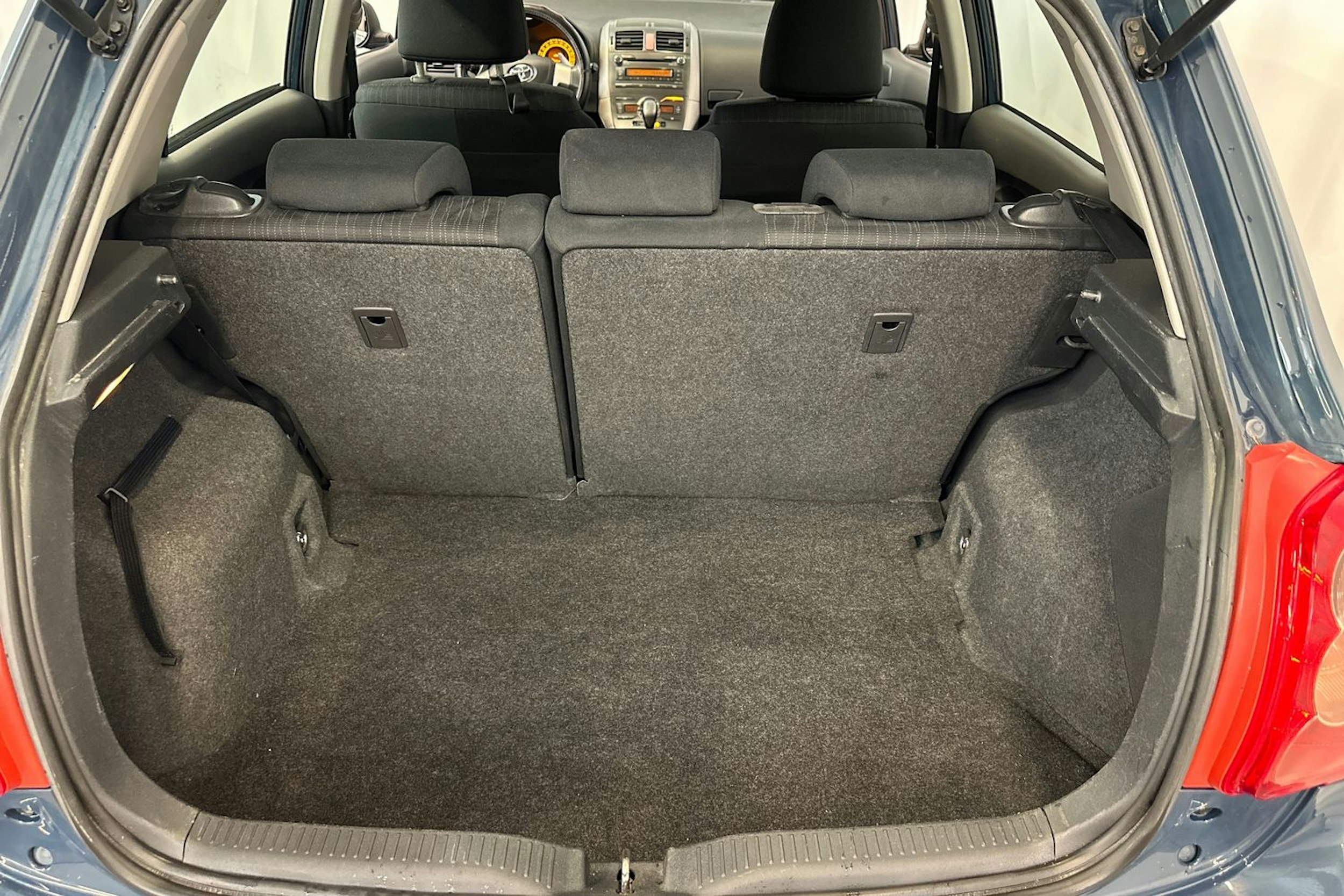 sininen Toyota Auris 2008 kuva 11.