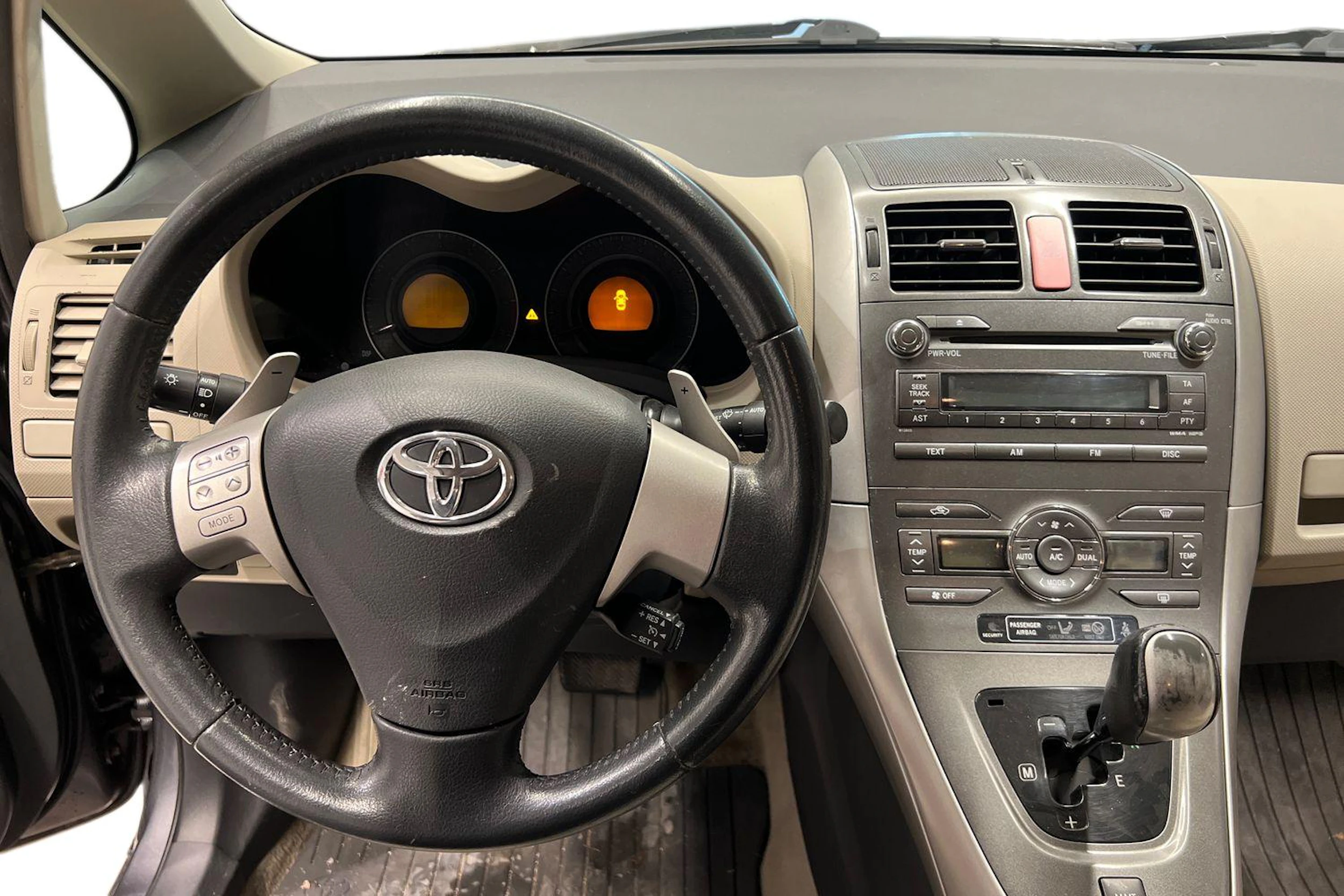 Harmaa Toyota Auris 2008 kuva 9.