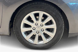 Harmaa Toyota Auris 2008 kuva 12.