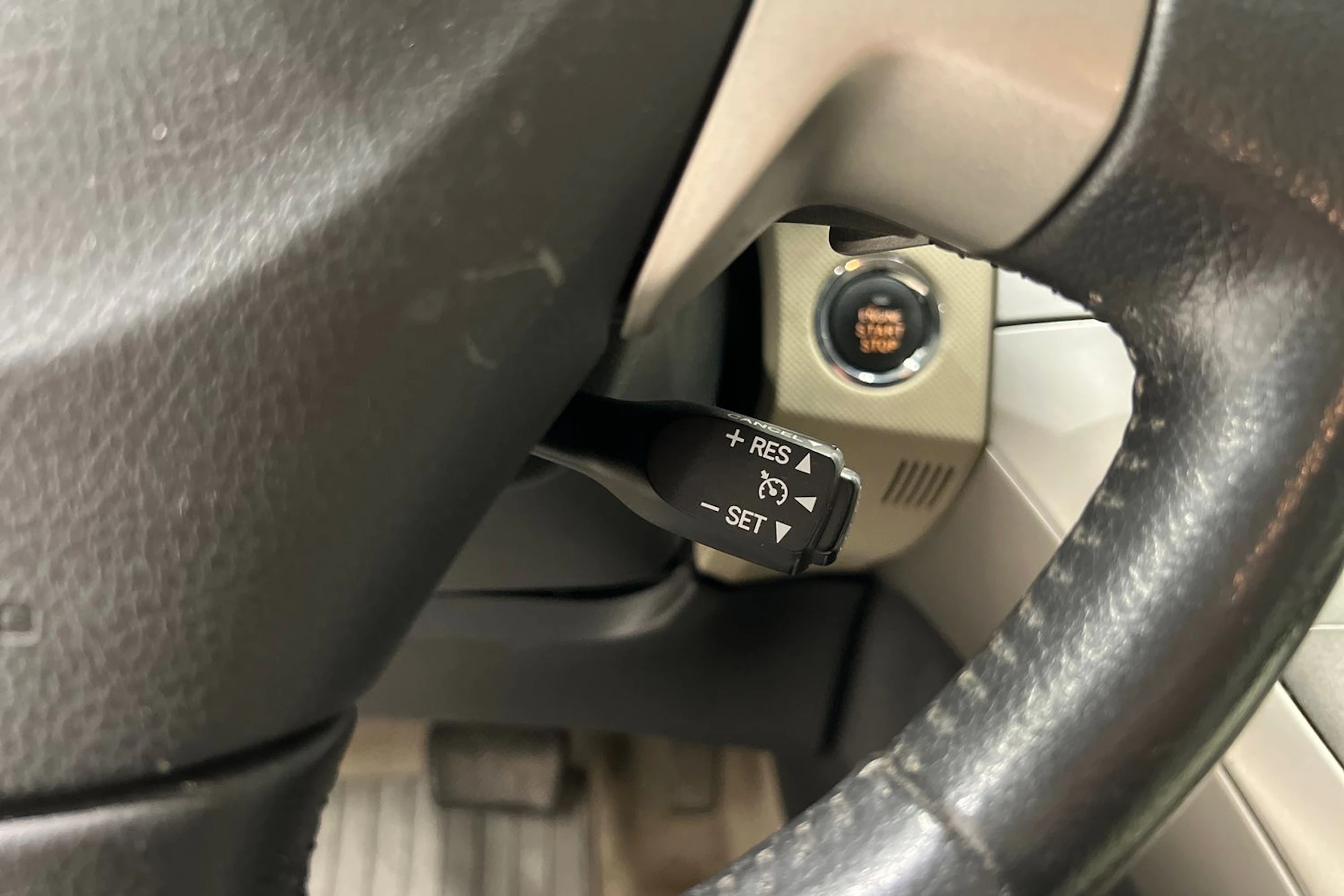 Harmaa Toyota Auris 2008 kuva 13.