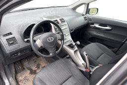 harmaa Toyota Auris 2008 kuva 3.