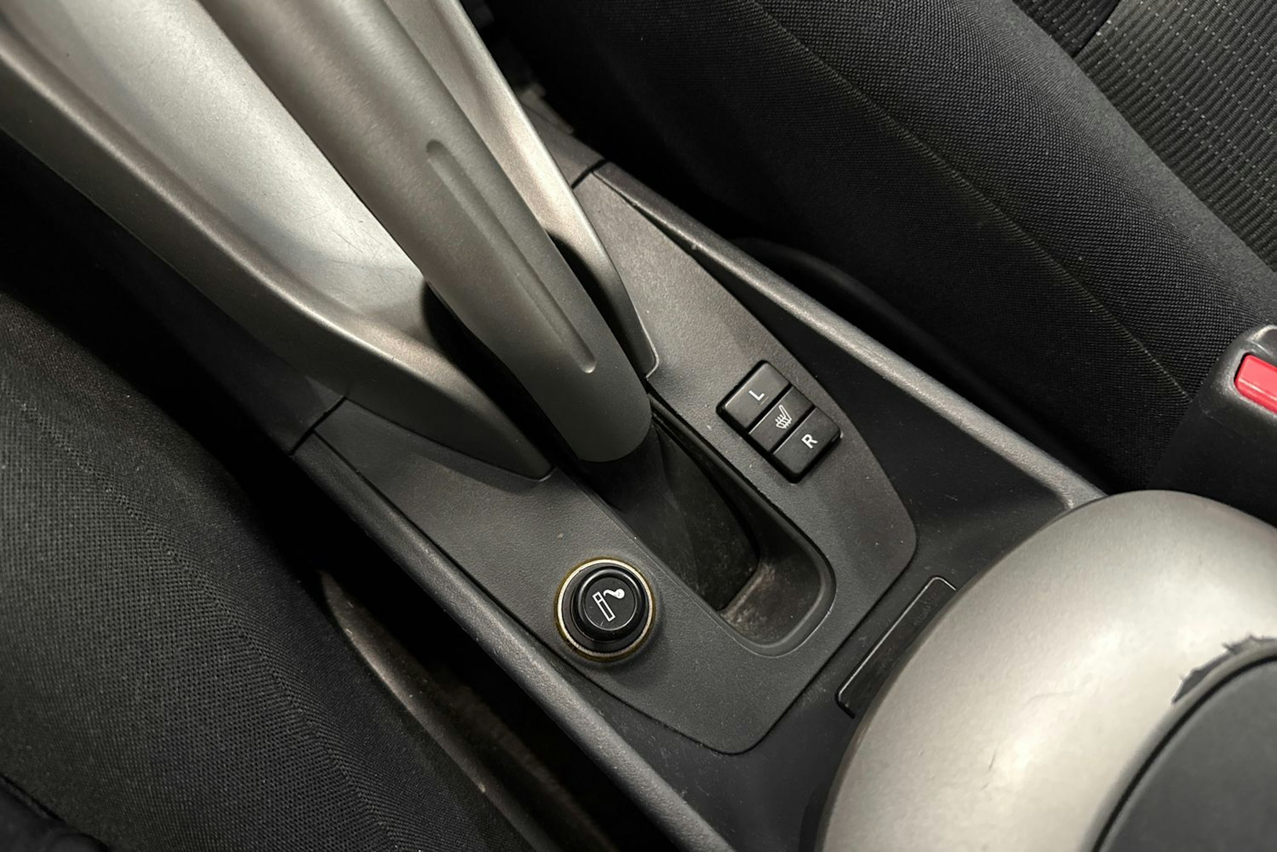 harmaa Toyota Auris 2008 kuva 17.