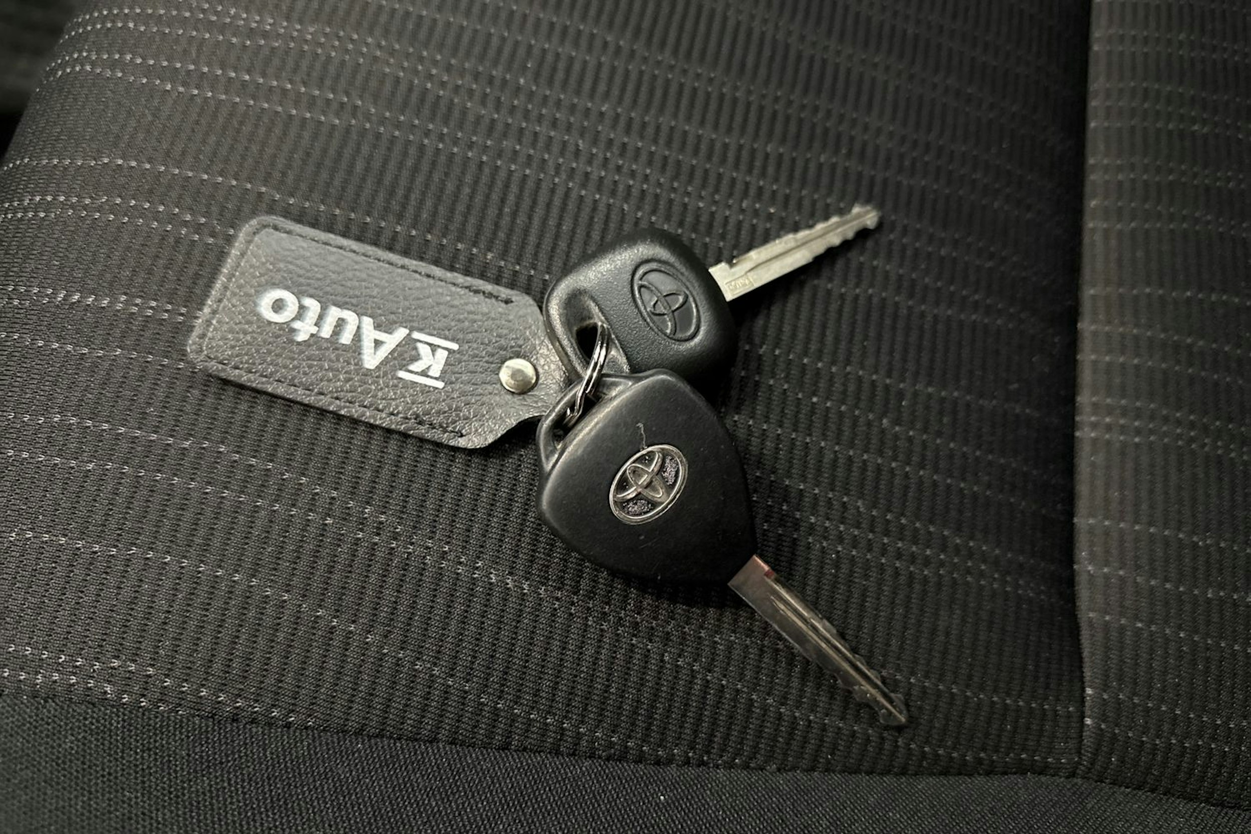 harmaa Toyota Auris 2008 kuva 19.