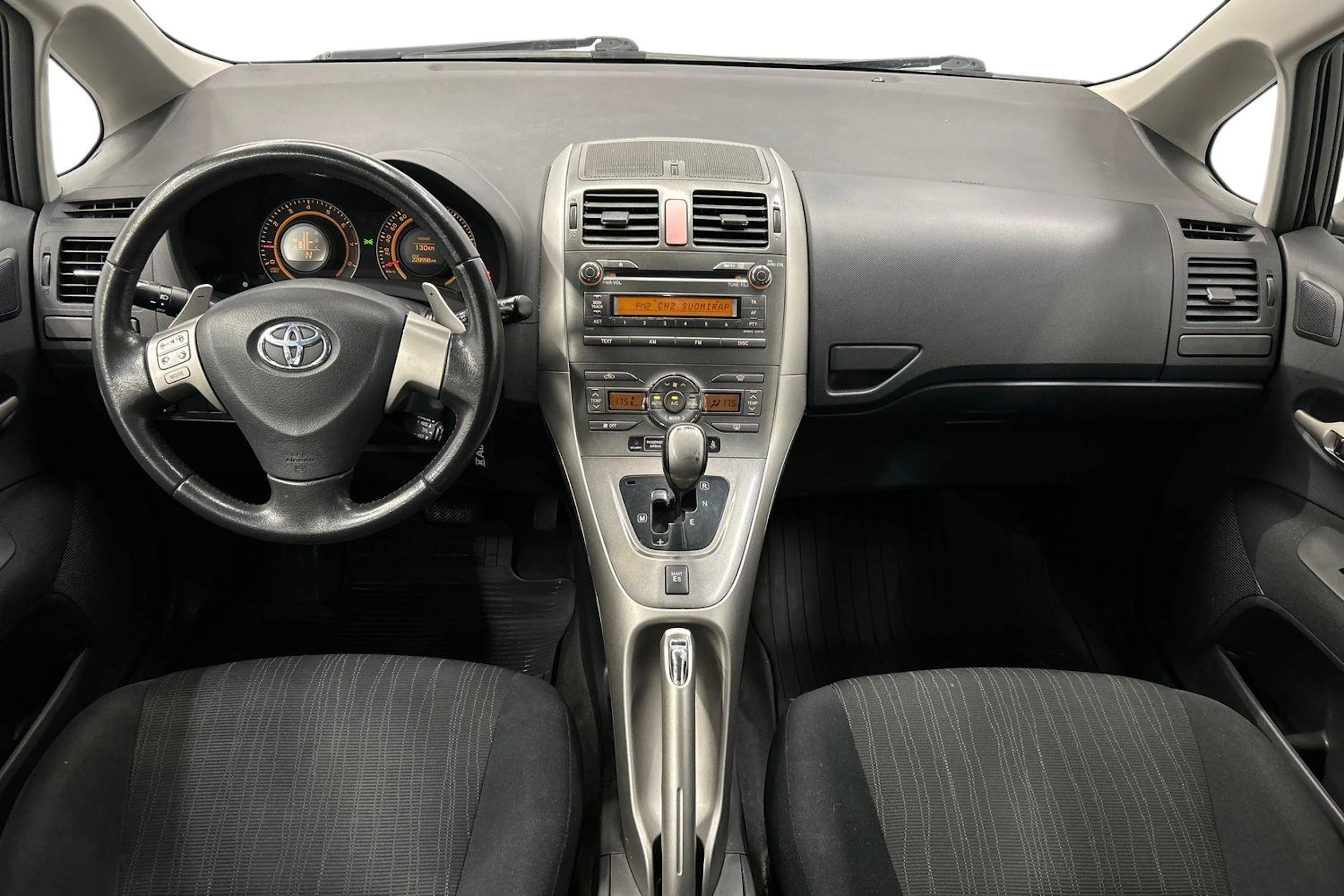 musta Toyota Auris 2008 kuva 7.