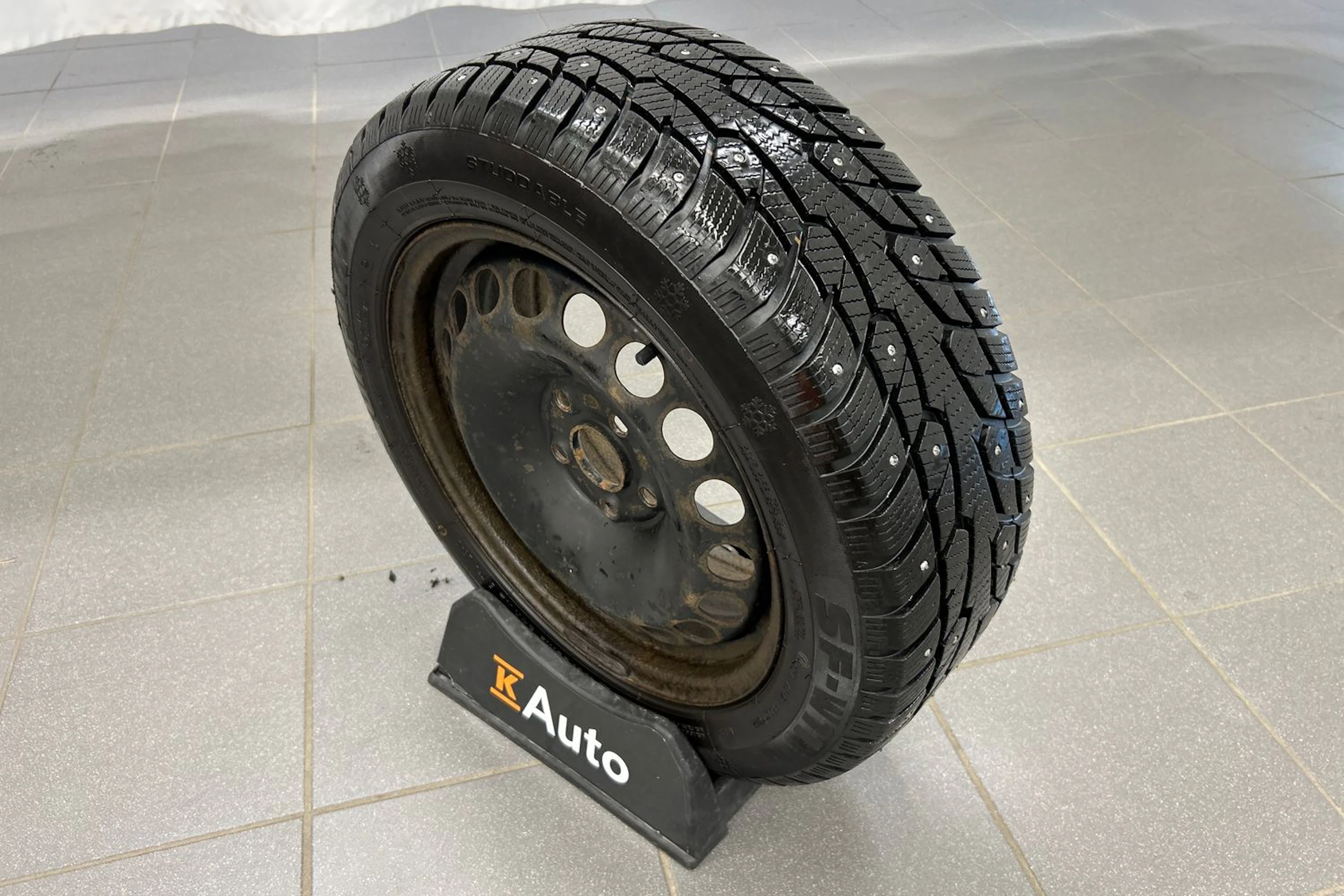 musta Toyota Auris 2008 kuva 10.