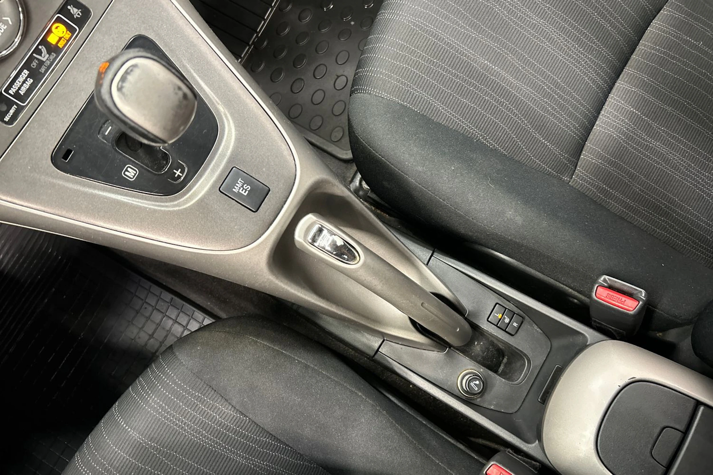 musta Toyota Auris 2008 kuva 17.