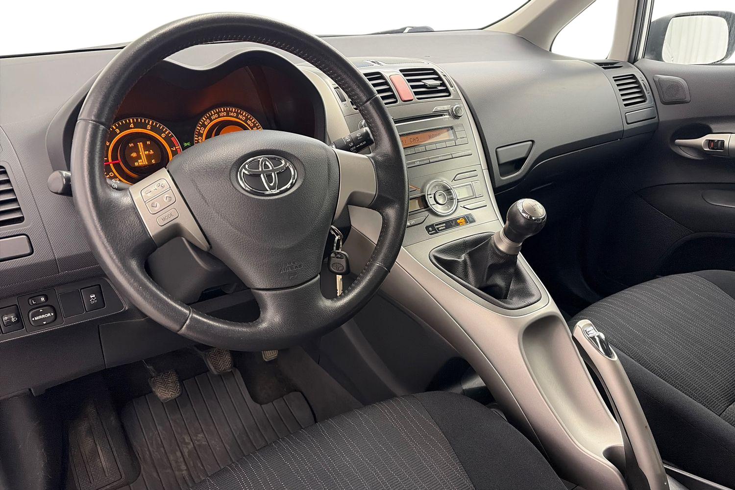 Toyota Auris 2008, photo 6/19