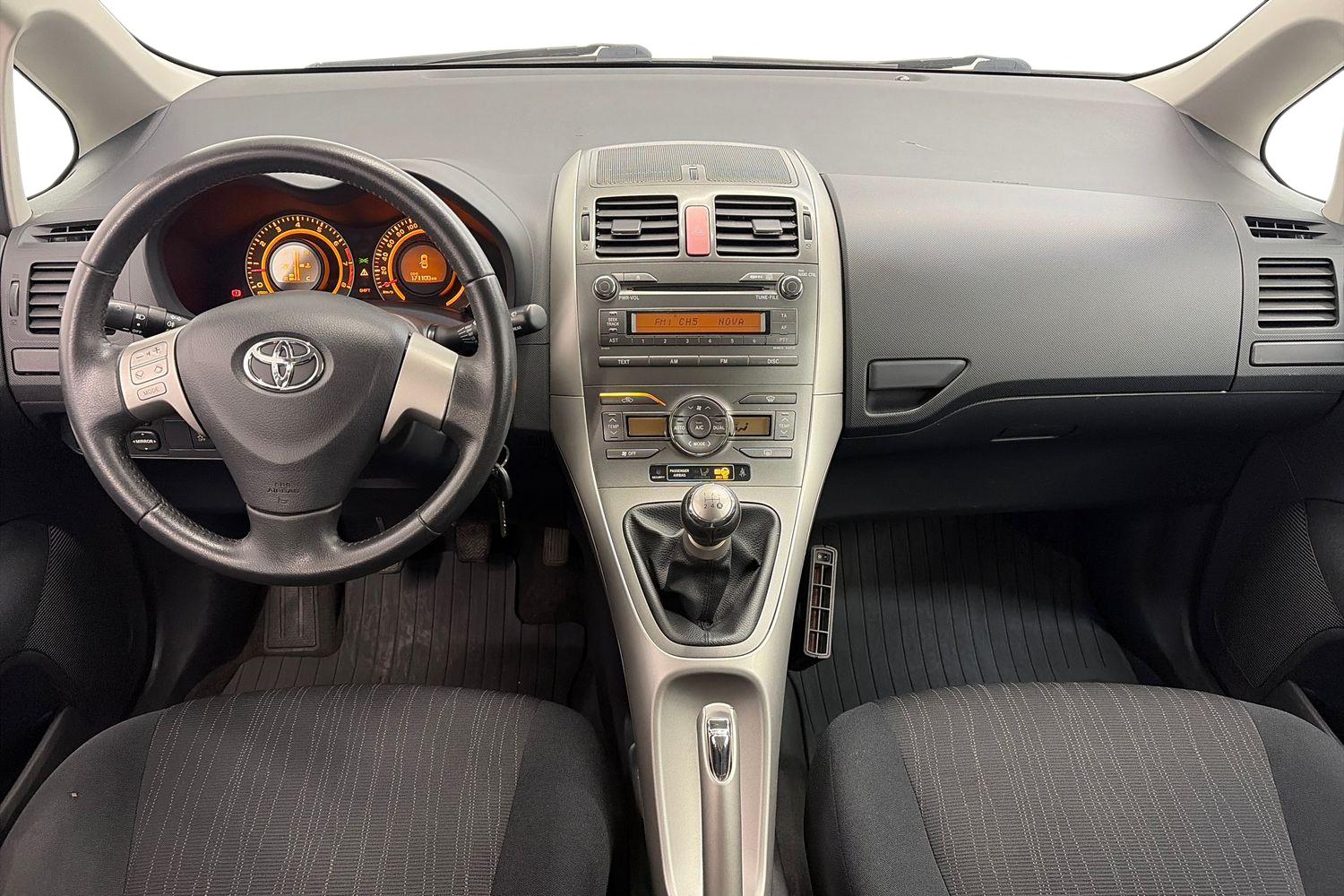 Toyota Auris 2008, photo 7/19