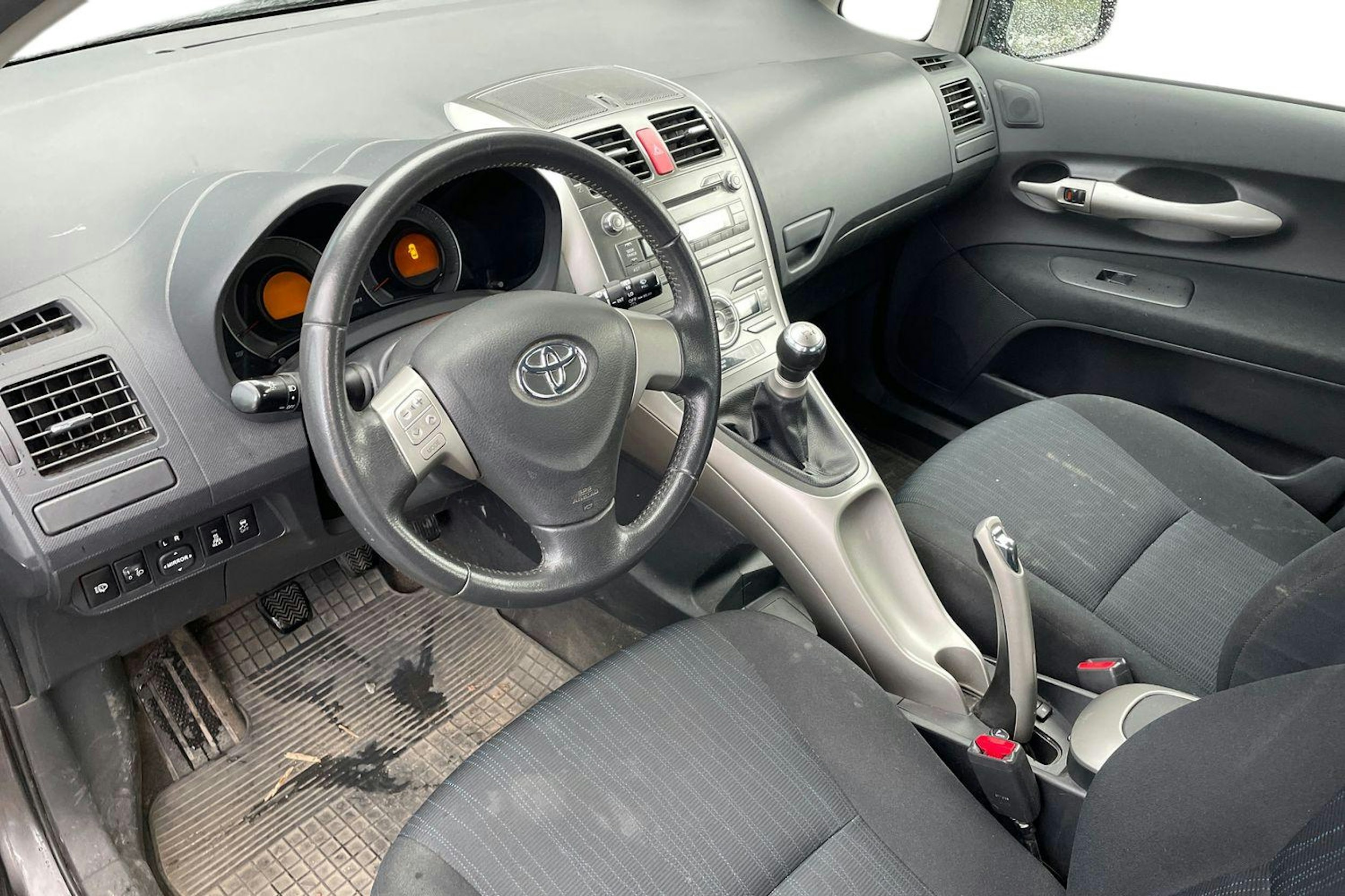 harmaa Toyota Auris 2009 kuva 3.