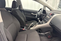 Harmaa Toyota Auris 2009 kuva 13.