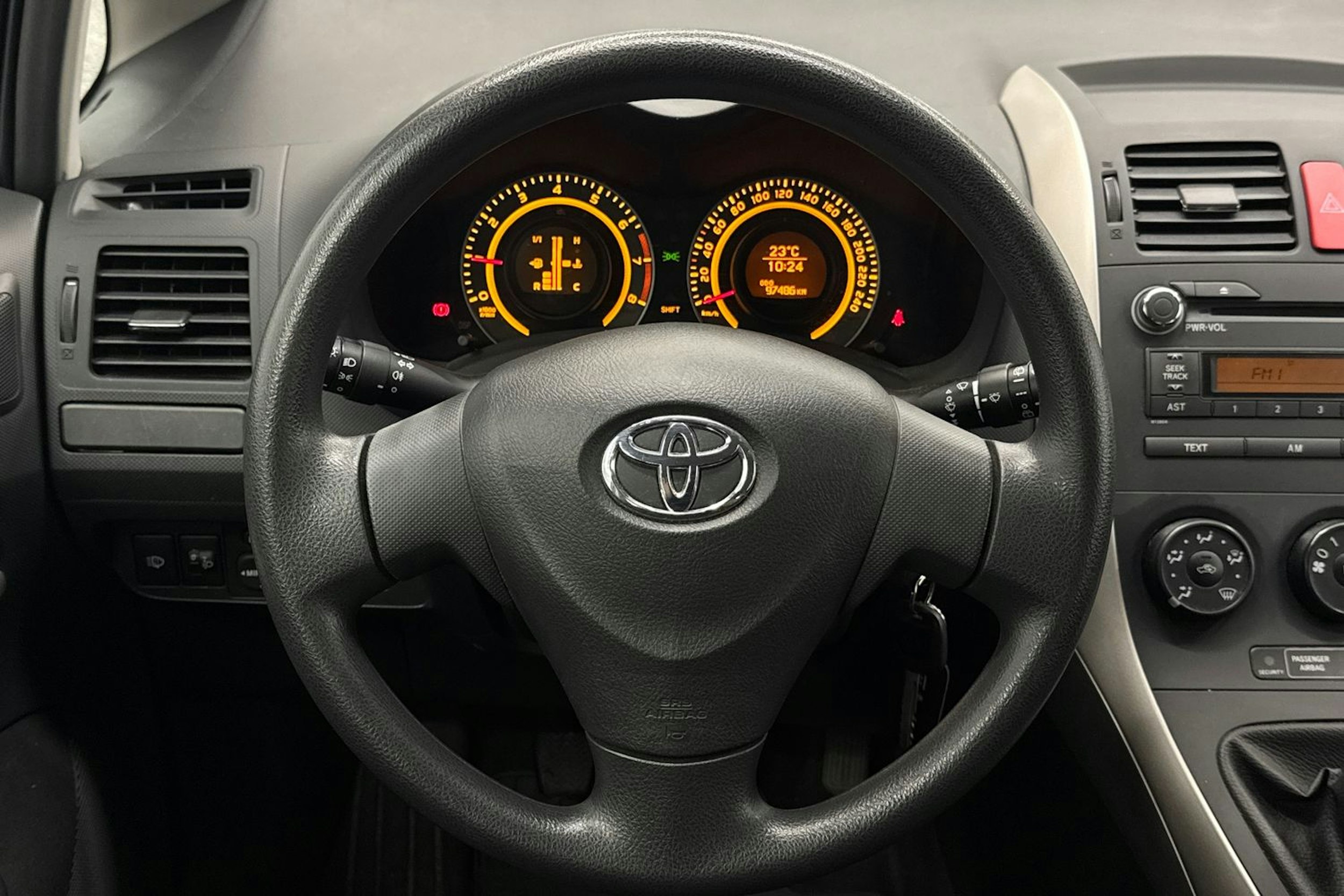 Harmaa Toyota Auris 2009 kuva 14.