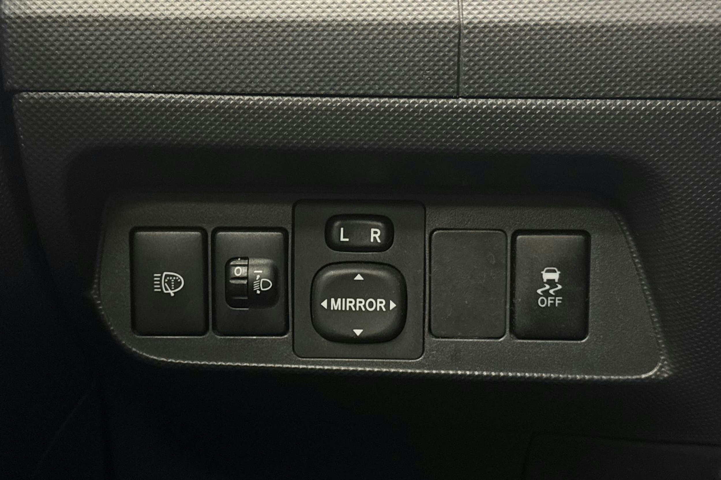 Harmaa Toyota Auris 2009 kuva 17.