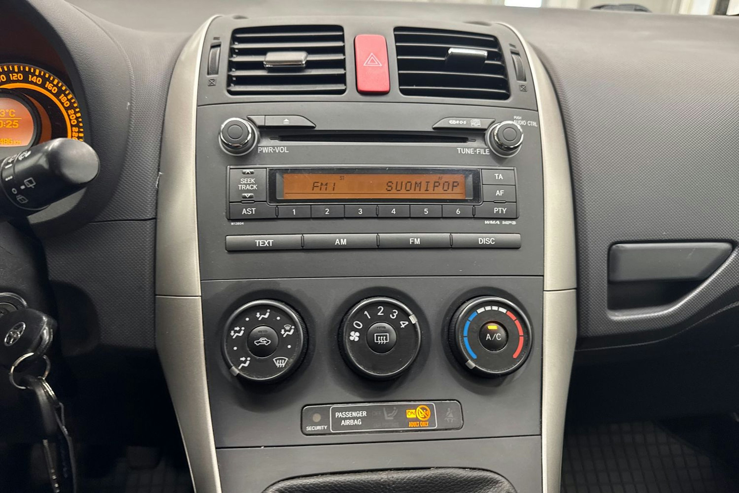 Harmaa Toyota Auris 2009 kuva 19.