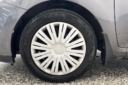 Harmaa Toyota Auris 2009 kuva 29.