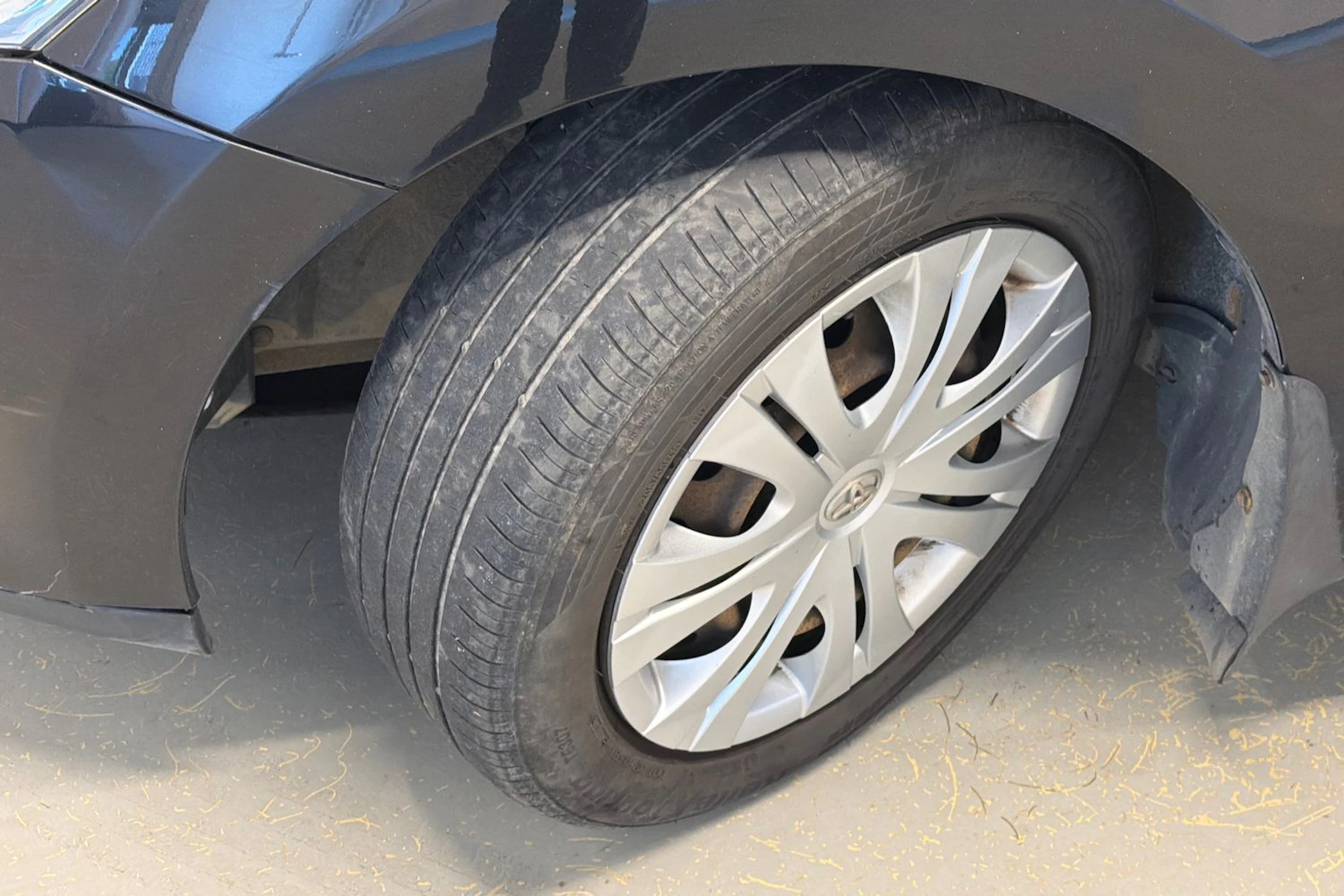 musta Toyota Auris 2009 kuva 10.