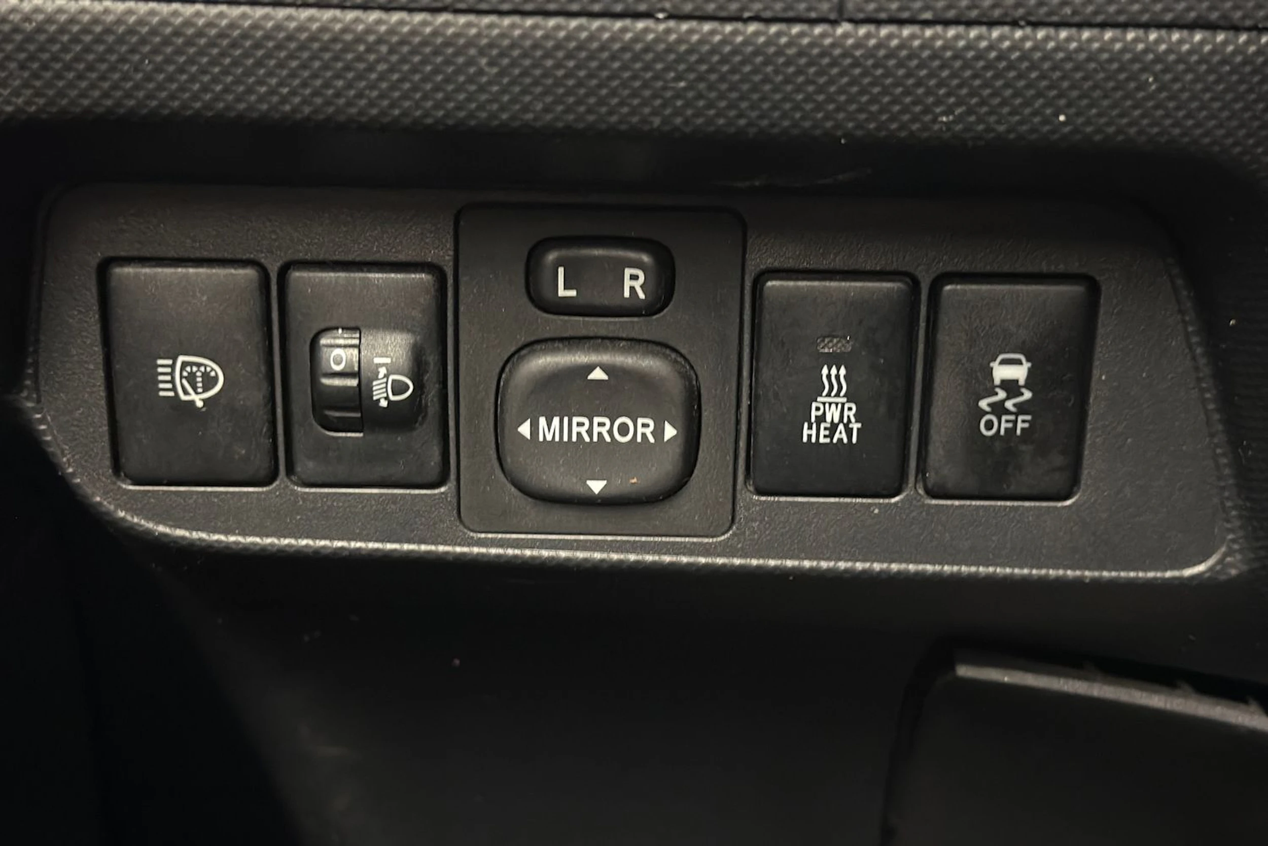 musta Toyota Auris 2009 kuva 11.