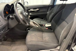 musta Toyota Auris 2009 kuva 12.
