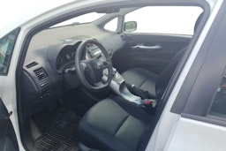 valkoinen Toyota Auris 2010 kuva 3.
