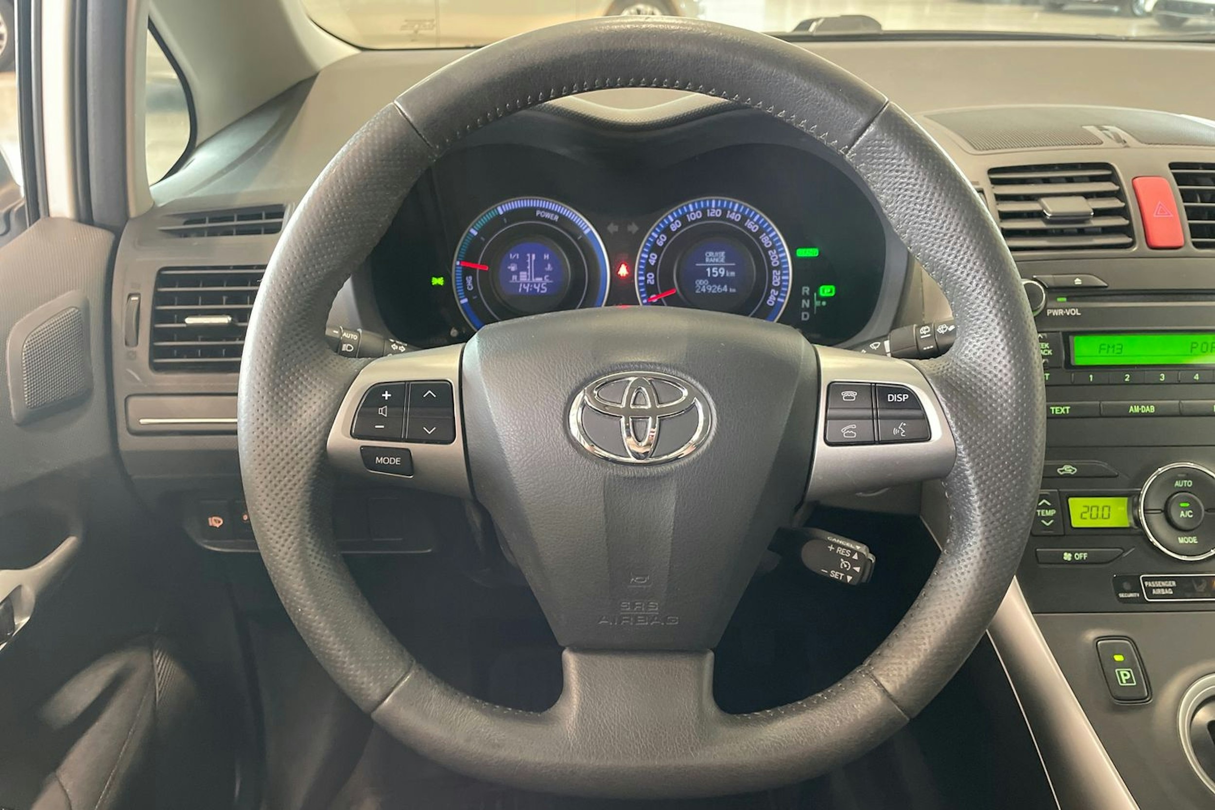 valkoinen Toyota Auris 2010 kuva 15.