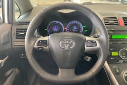 valkoinen Toyota Auris 2010 kuva 15.