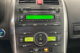 valkoinen Toyota Auris 2010 kuva 21.