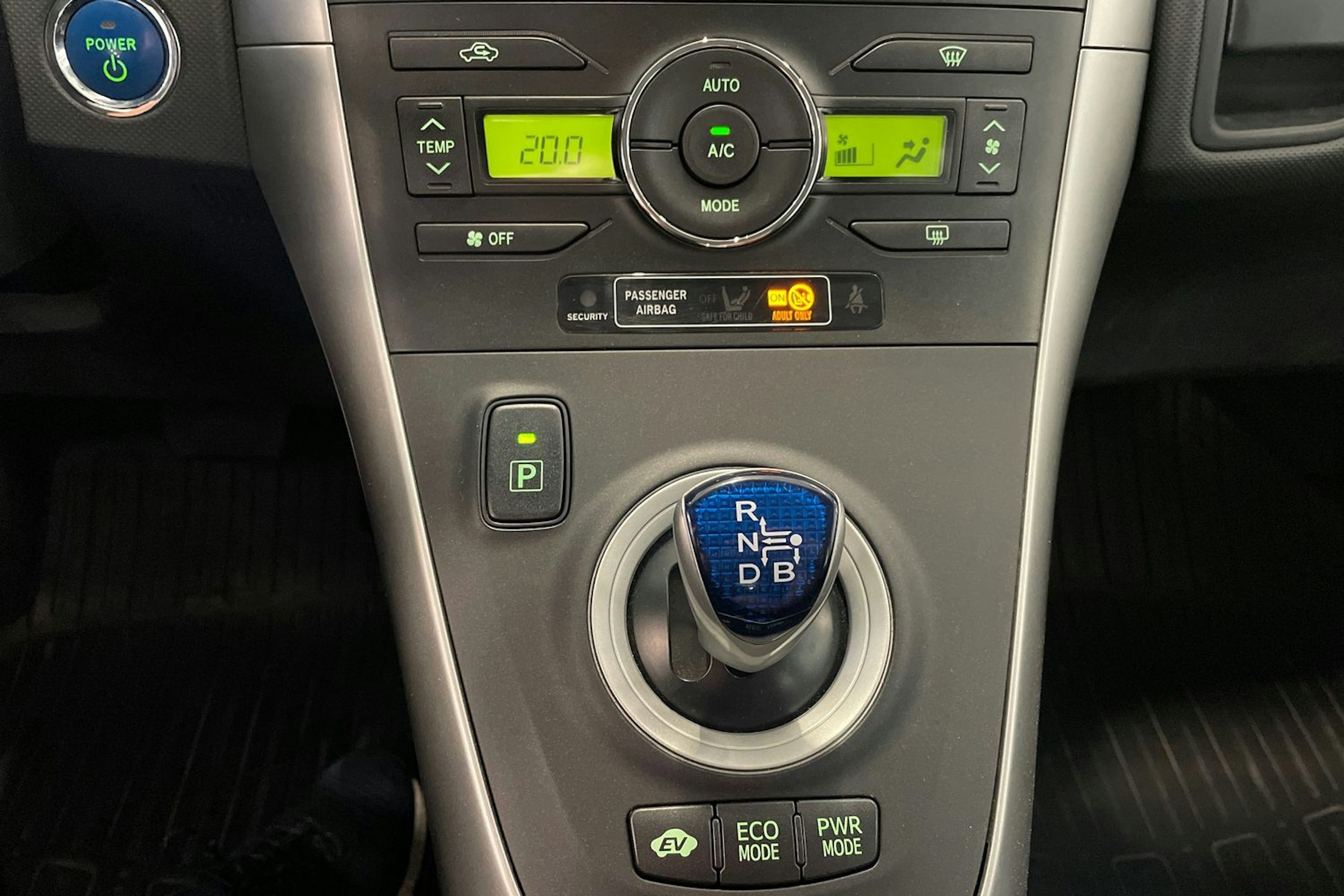 valkoinen Toyota Auris 2010 kuva 22.