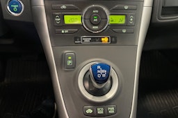 valkoinen Toyota Auris 2010 kuva 22.
