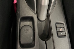 valkoinen Toyota Auris 2010 kuva 23.