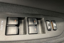 valkoinen Toyota Auris 2010 kuva 24.
