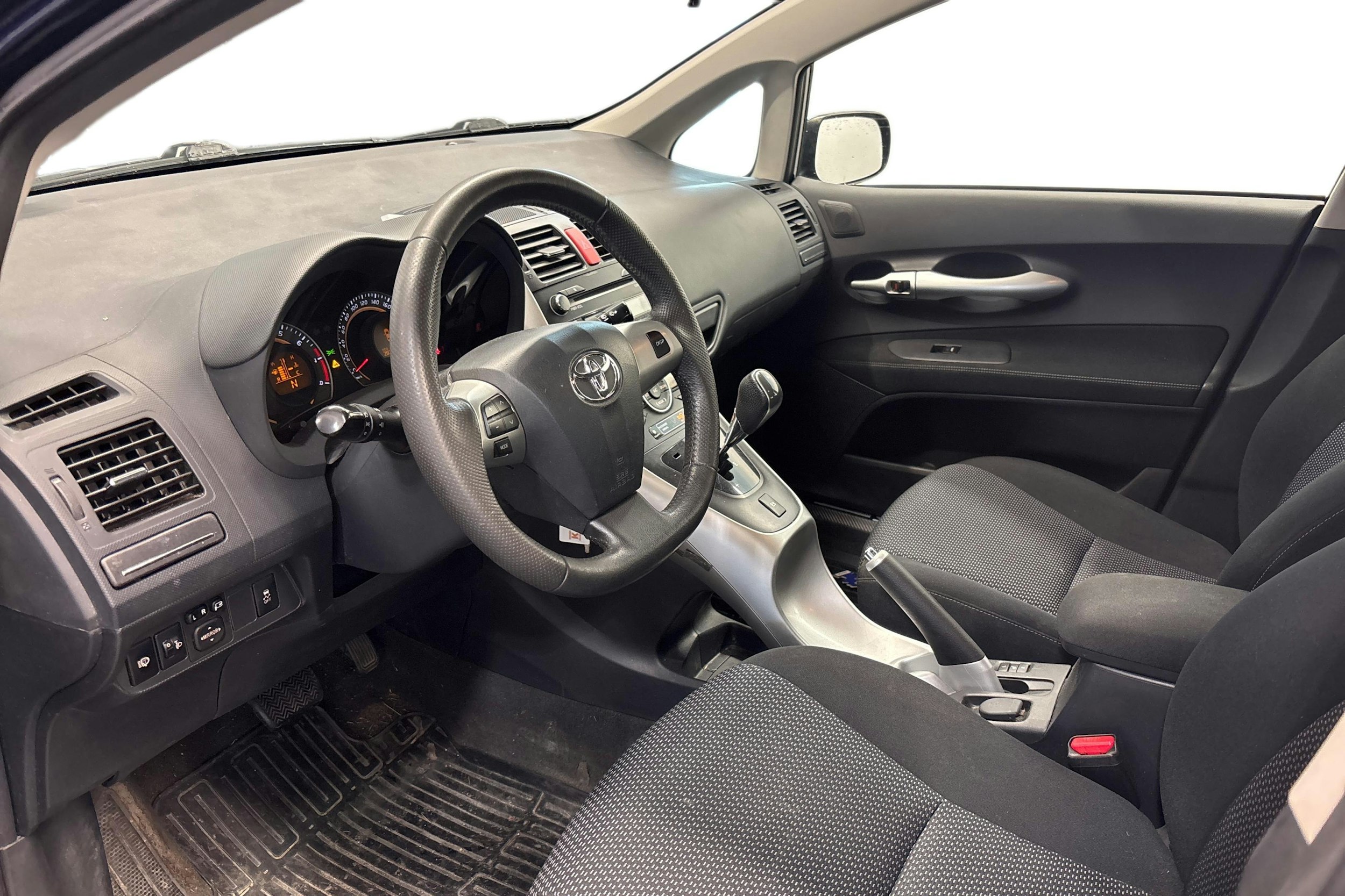 sininen Toyota Auris 2010 kuva 6.
