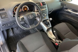 Harmaa Toyota Auris 2010 kuva 7.