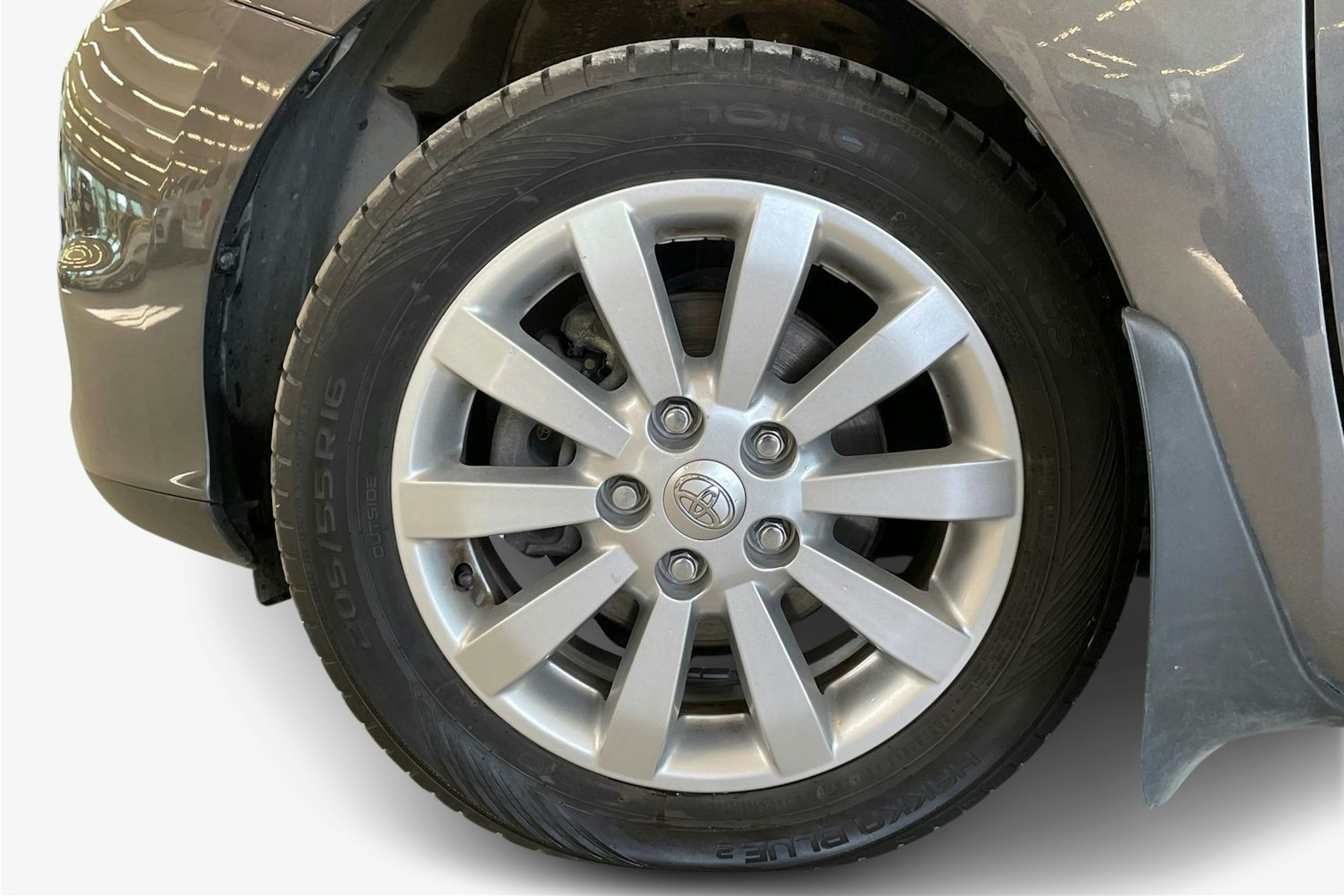 Harmaa Toyota Auris 2010 kuva 11.