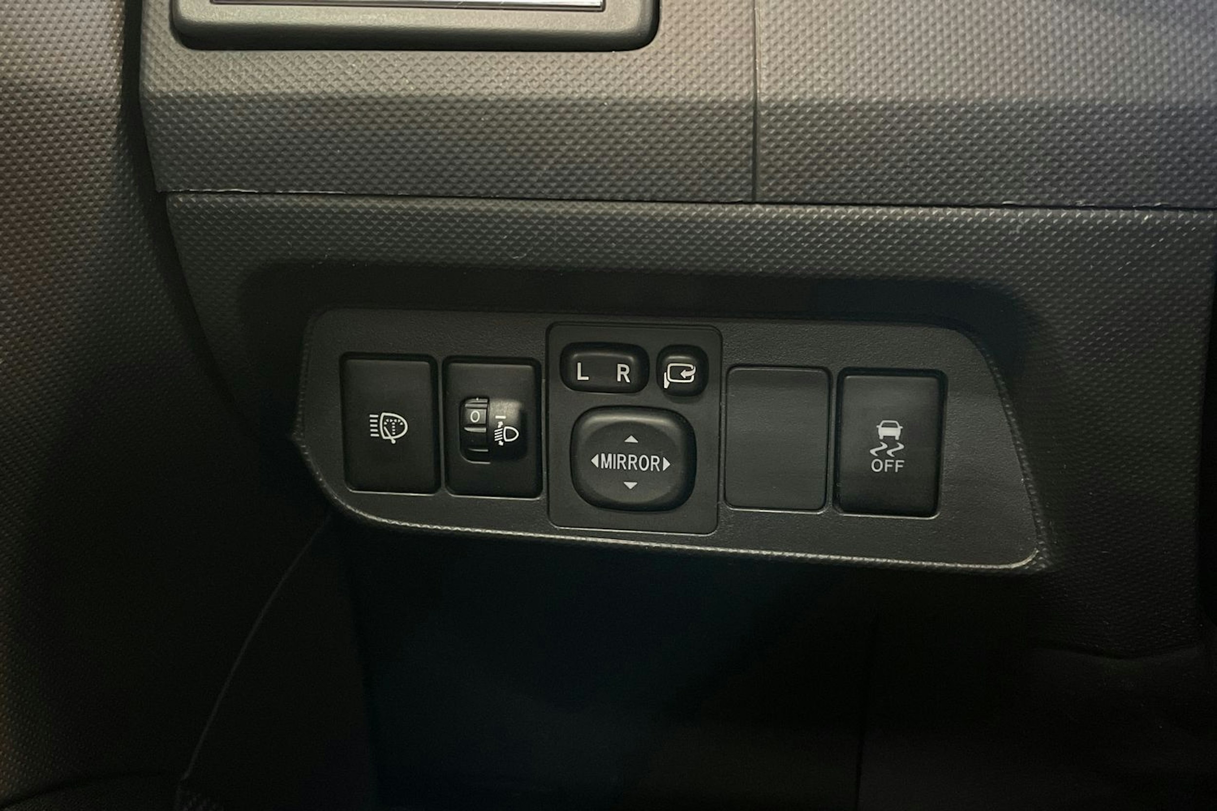 Harmaa Toyota Auris 2010 kuva 21.