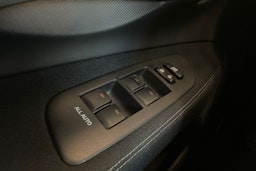 Harmaa Toyota Auris 2010 kuva 22.