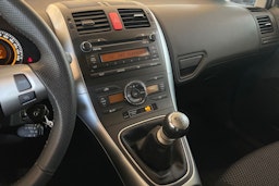 Harmaa Toyota Auris 2010 kuva 23.